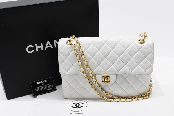 テープ 【超美品】CHANEL チェーンバッグ 白 ルカリ