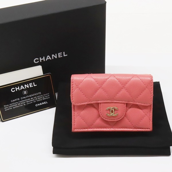 CHANEL シャネル マトラッセ コンパクト ウォレット ピンク キャビアスキン 三つ折り 財布 ゴールド金具