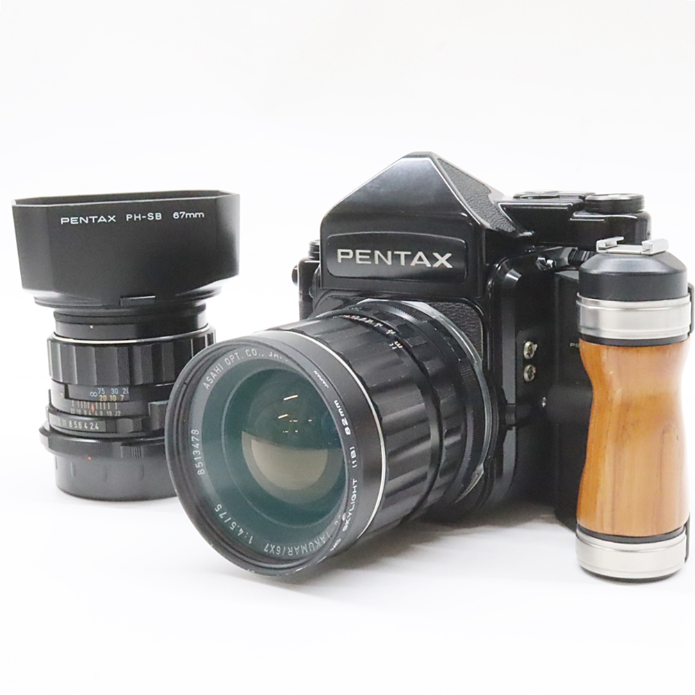 ペンタックス　中判カメラ　PENTAX67　フィルム 一眼レフ　レンズ 2本 Super-Multi-Coaled TAKUMA/6X7 1:4.5/75＆1:2.4/105　グリップ付